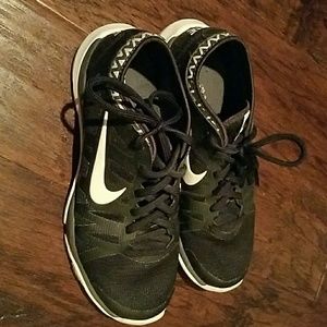 Size 6 women nike